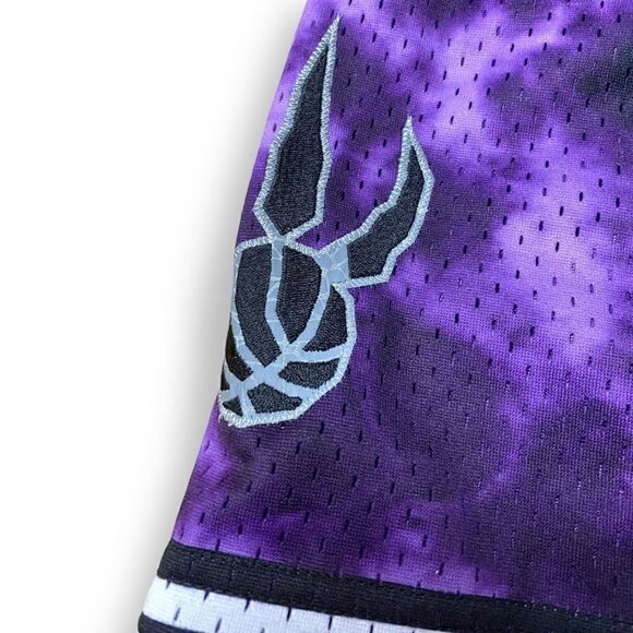 Toronto Raptors ‘98-‘99 Mens Mitchell & Ness Galaxy Swingman Shorts size Medium - Picture 2 of 9